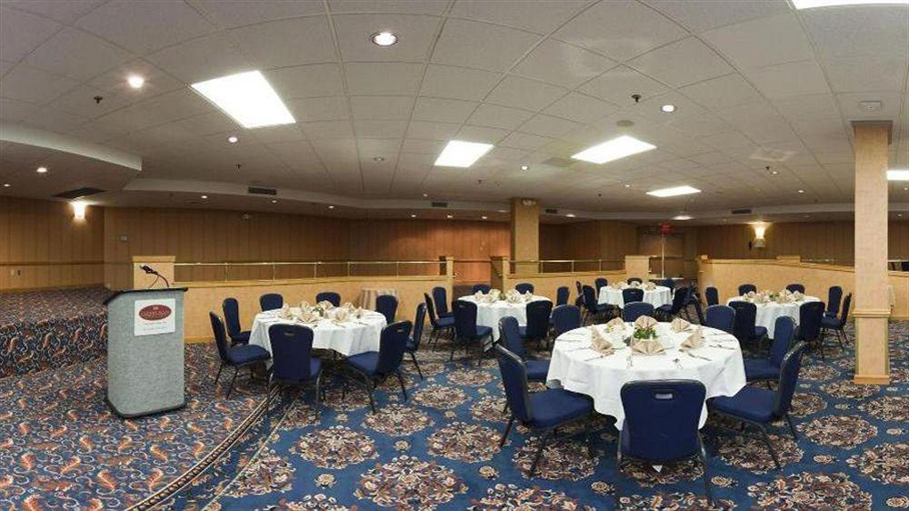 Quality Hotel Conference Center Cincinnati Blue Ash Exterior photo