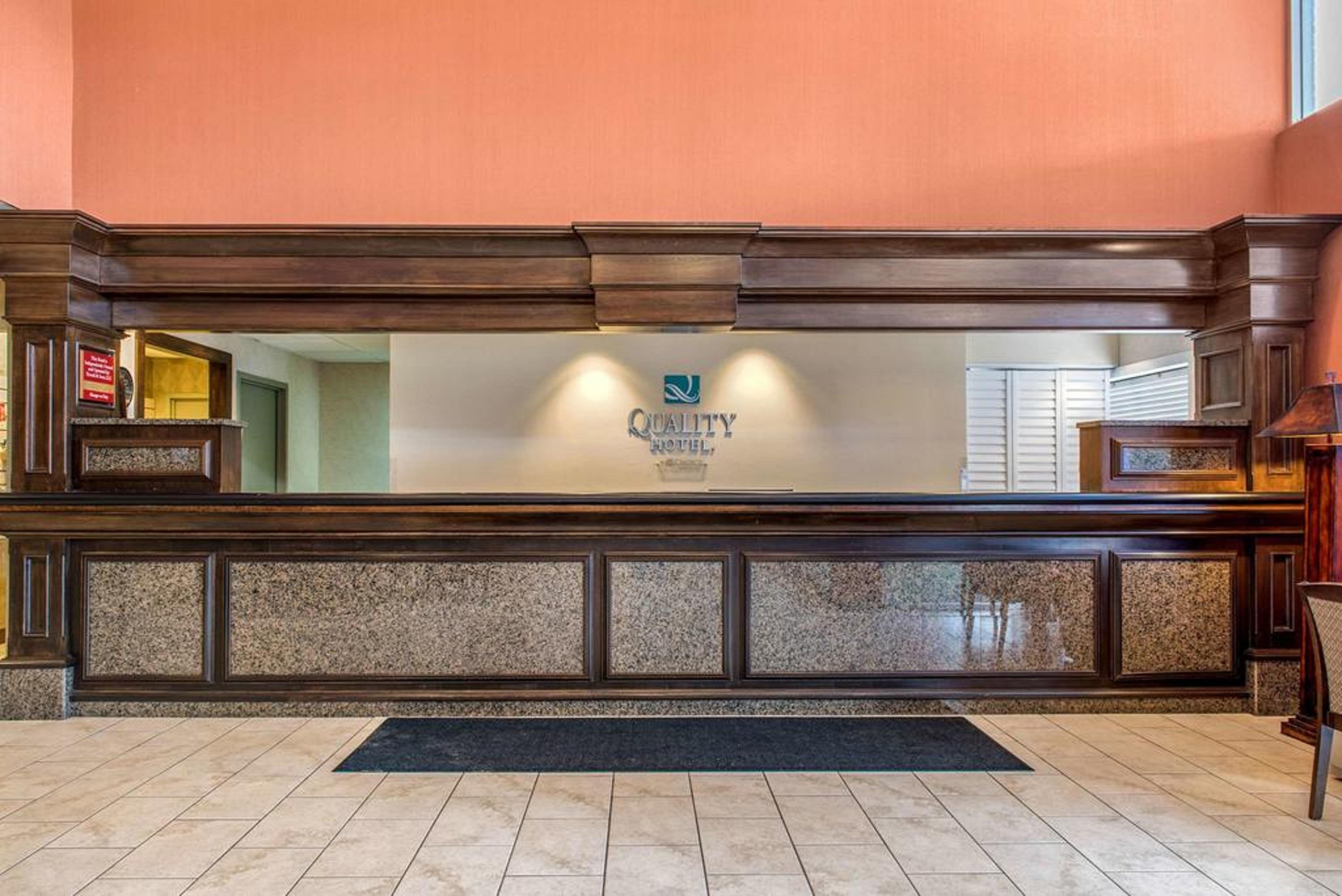 Quality Hotel Conference Center Cincinnati Blue Ash Exterior photo