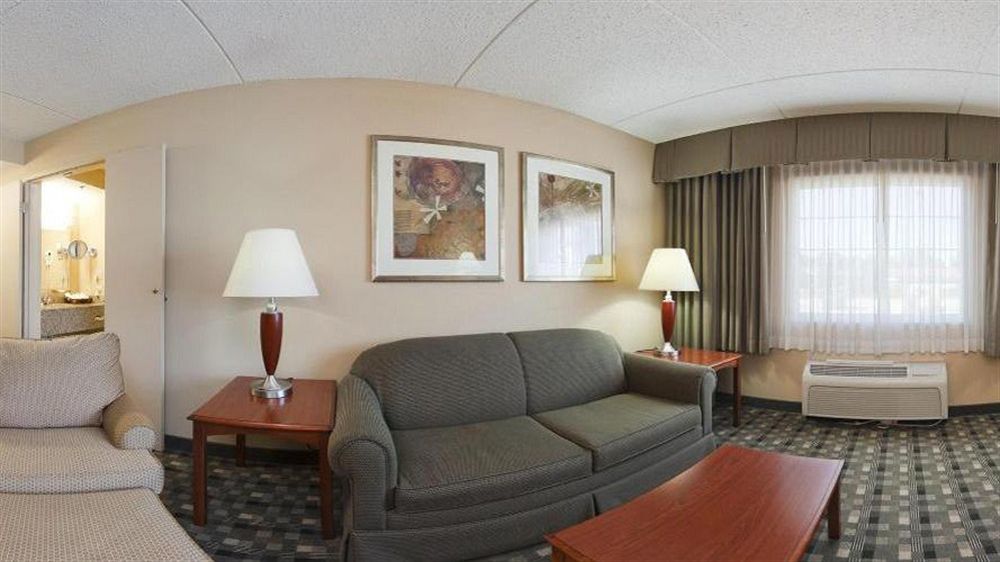 Quality Hotel Conference Center Cincinnati Blue Ash Exterior photo