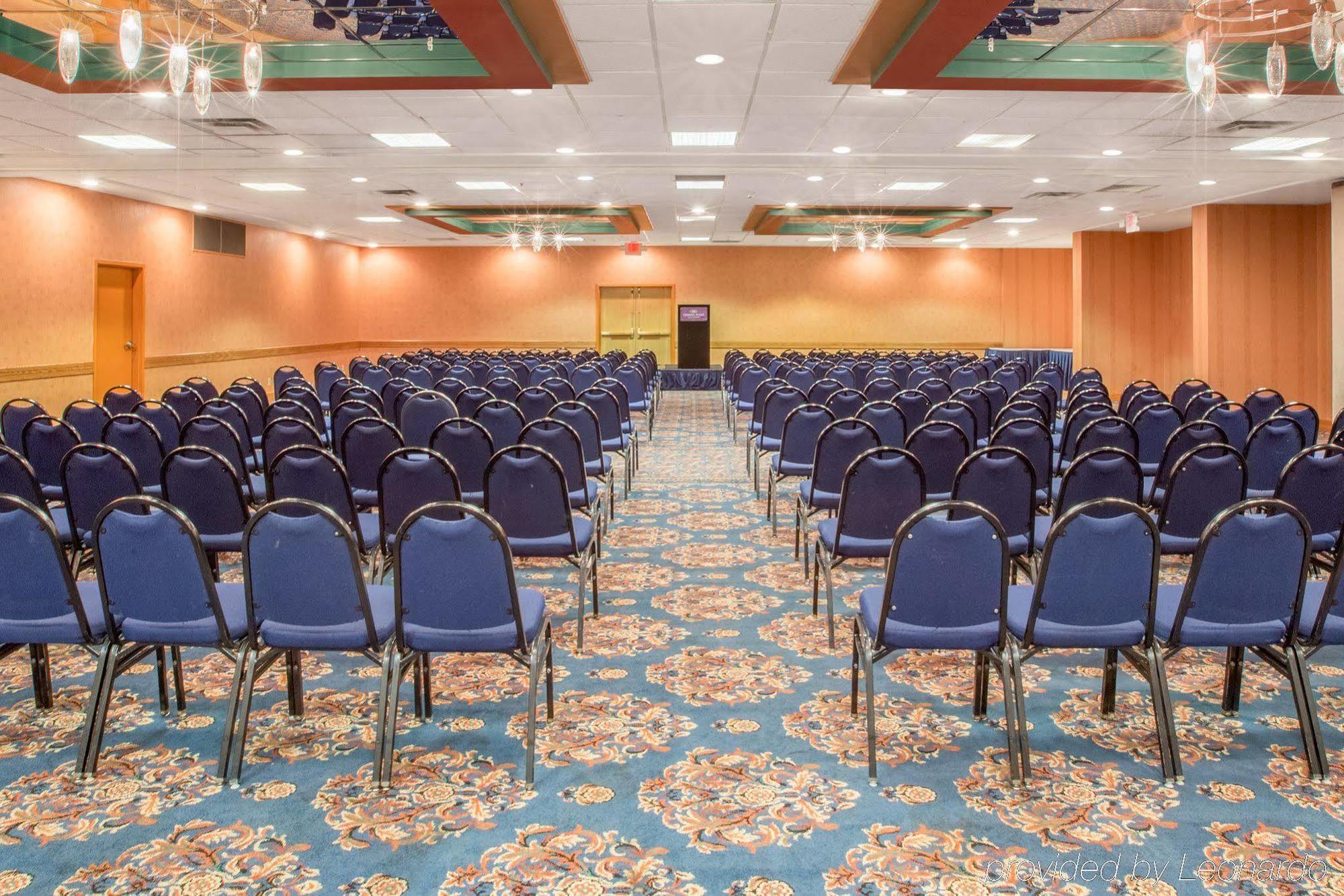 Quality Hotel Conference Center Cincinnati Blue Ash Exterior photo