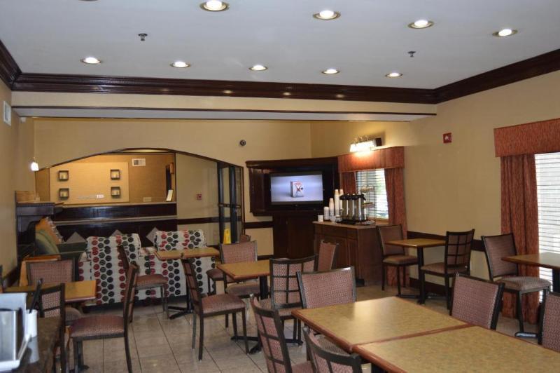 Quality Hotel Conference Center Cincinnati Blue Ash Exterior photo