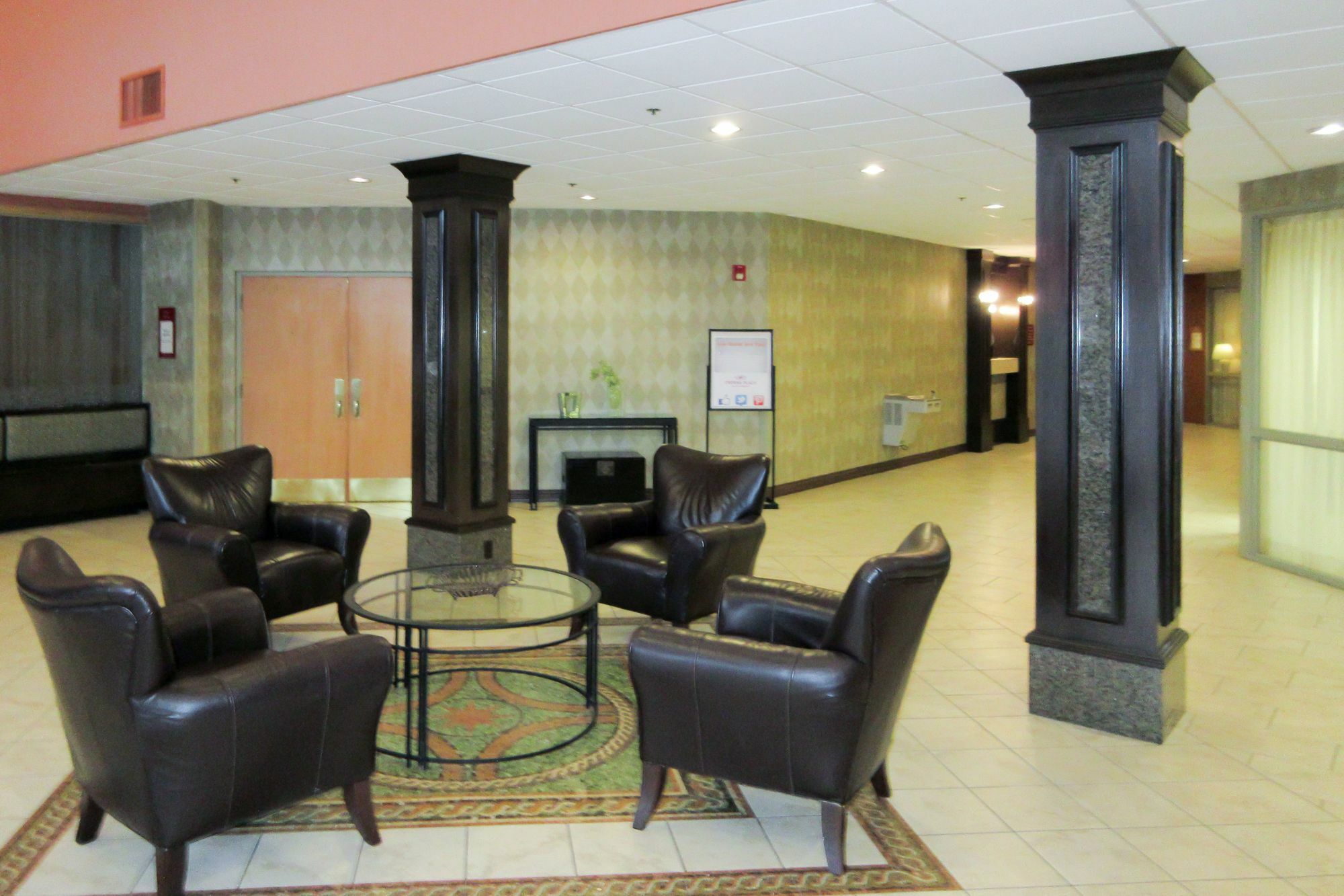 Quality Hotel Conference Center Cincinnati Blue Ash Exterior photo